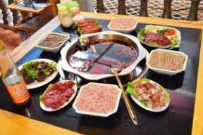 娱乐吃瓜酱吃火锅,娱乐吃瓜酱带你探秘火锅江湖